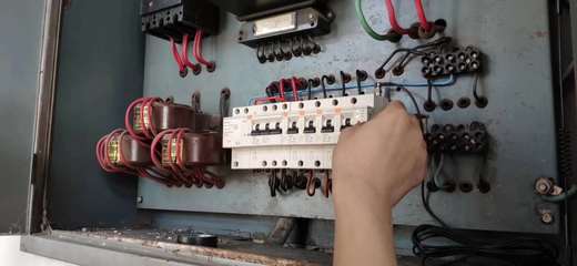 重磅！曼顿物联网空开推动各地“智慧安全用电系统”开工建设，技术转让助力产业升级